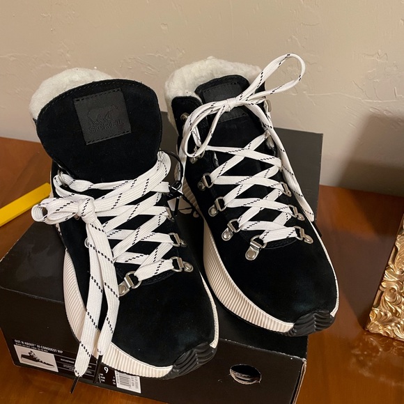 Sorel Out n About sneaker boot NIB - Picture 3 of 8